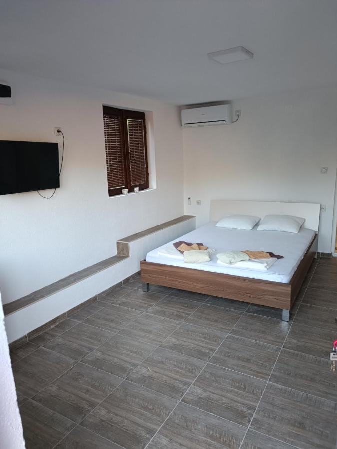 Vila Nika Veles Luaran gambar