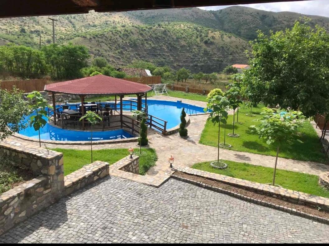 Vila Nika Veles Luaran gambar