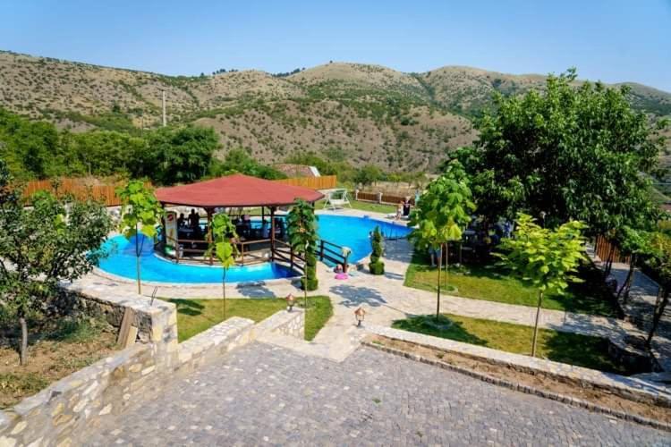 Vila Nika Veles Luaran gambar